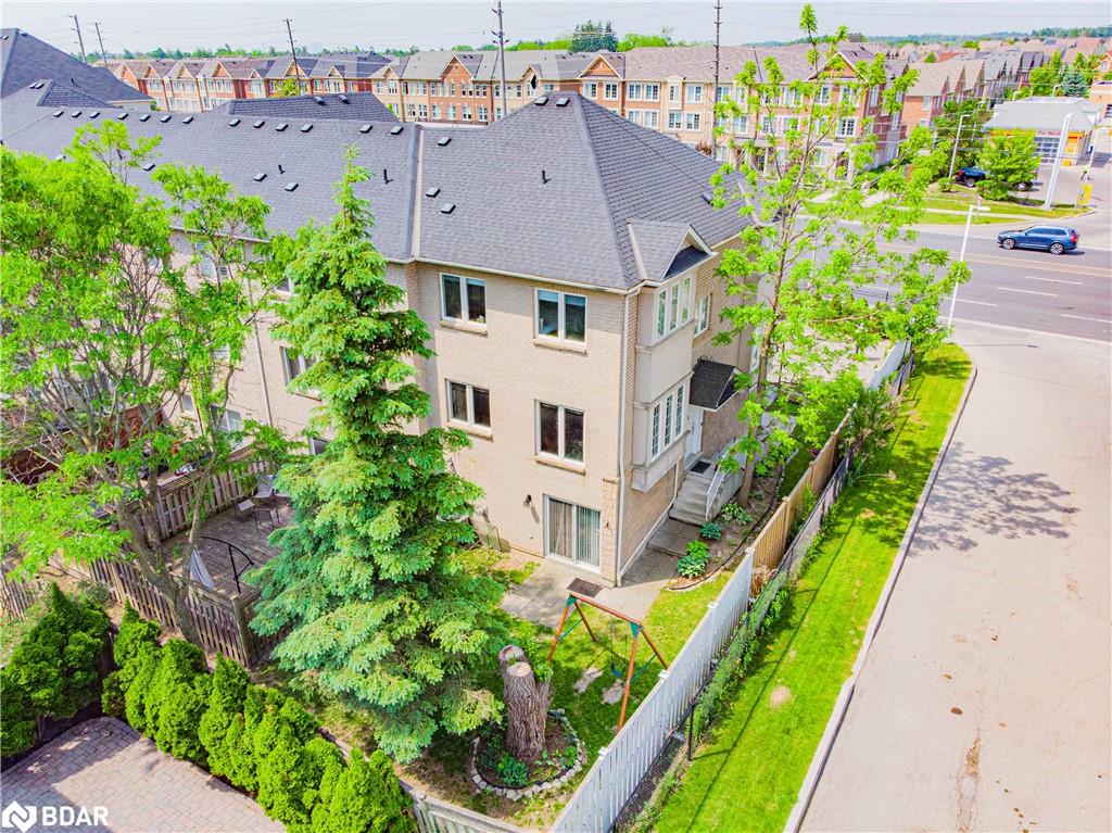1-10719 Bathurst Street