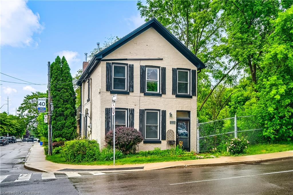 118 Queen Street S Property Photo 1