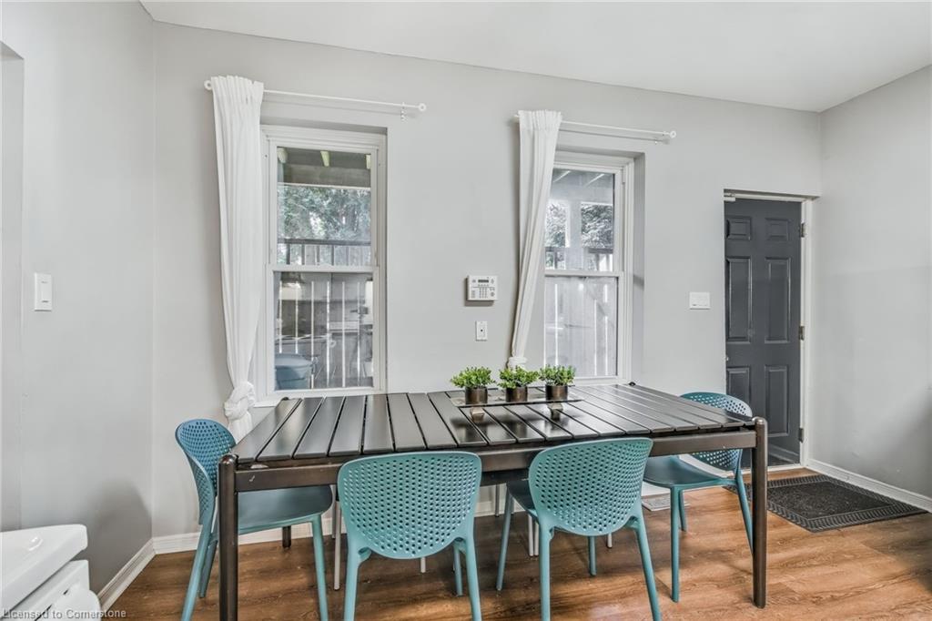 118 Queen Street S Property Photo 13
