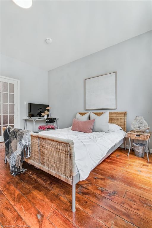 118 Queen Street S Property Photo 15
