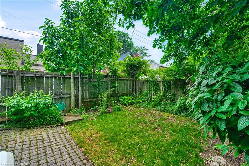 118 Queen Street S Property Photo 35