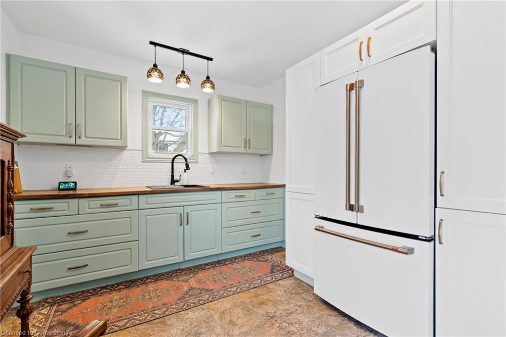 114 Davis Street Property Photo 15