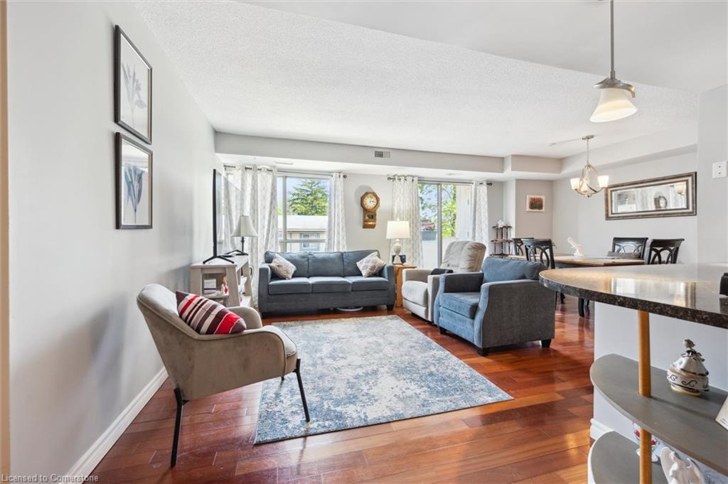 204-3267 King Street E Property Photo 7