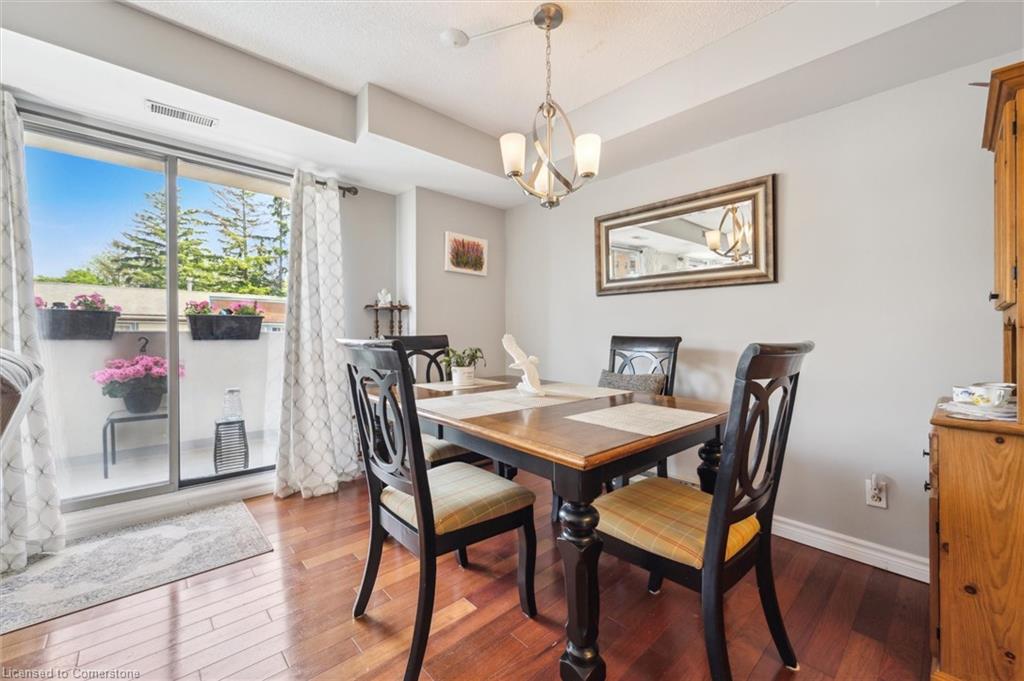 204-3267 King Street E Property Photo 11