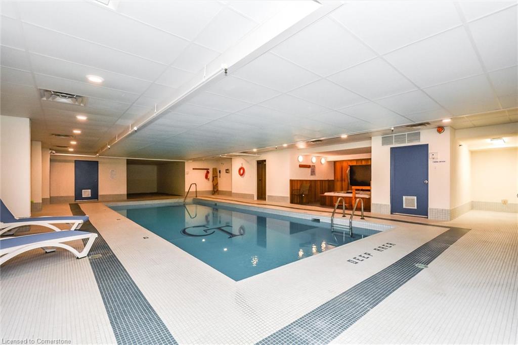 204-3267 King Street E Property Photo 28