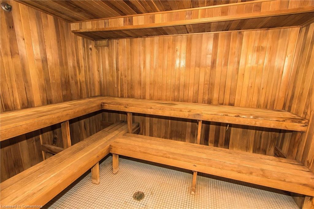 204-3267 King Street E Property Photo 29