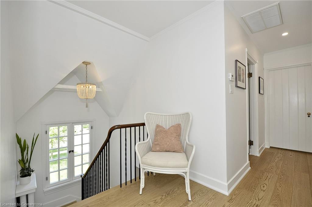 133 Dunbar Road S Property Photo 23
