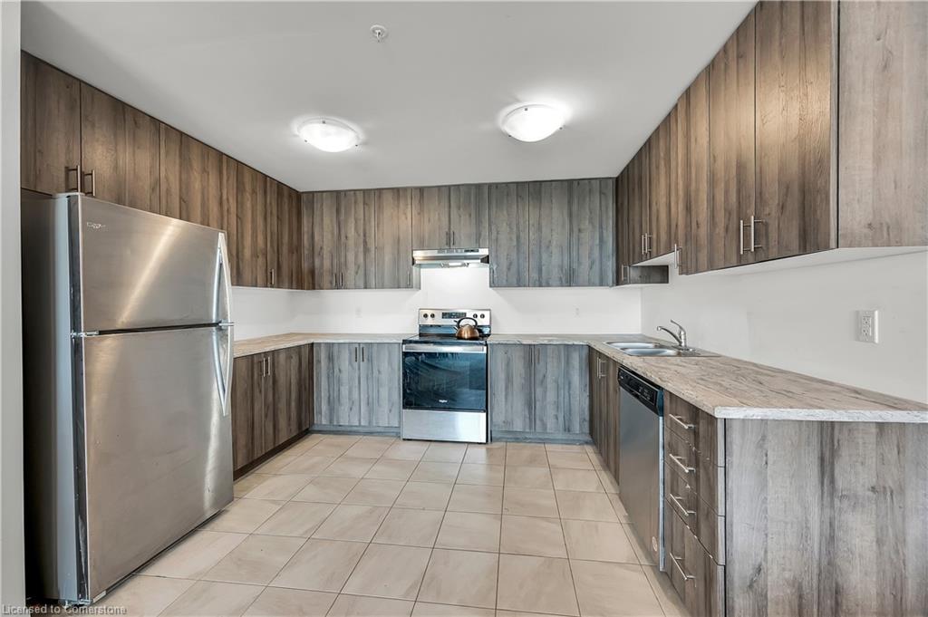 513-5 Hamilton Street N Property Photo 5