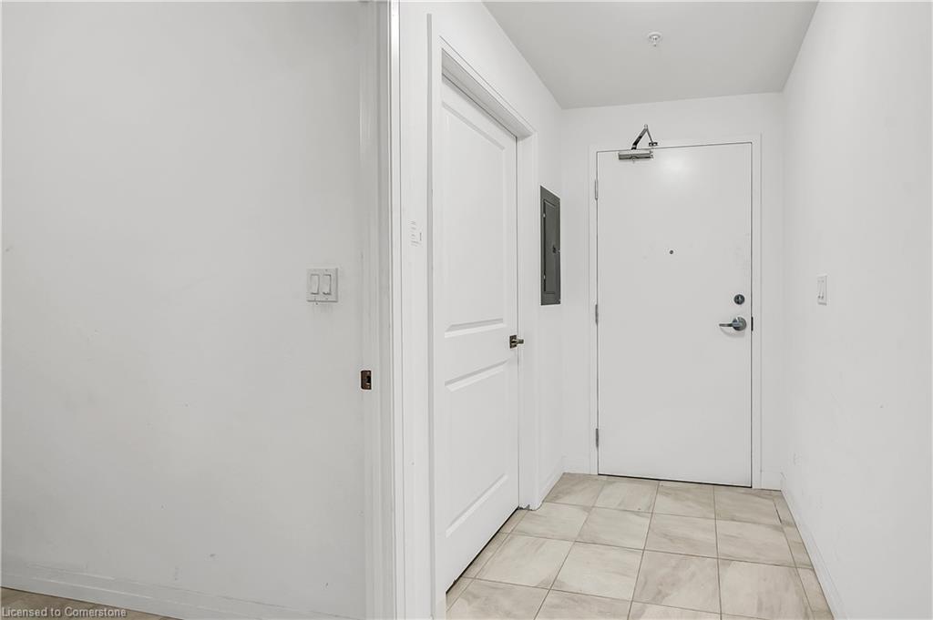 513-5 Hamilton Street N Property Photo 10