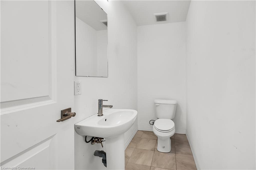 513-5 Hamilton Street N Property Photo 11