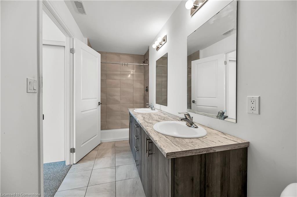 513-5 Hamilton Street N Property Photo 15