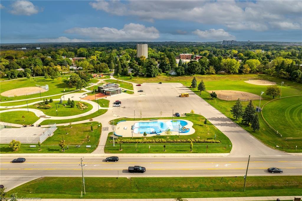 513-5 Hamilton Street N Property Photo 27