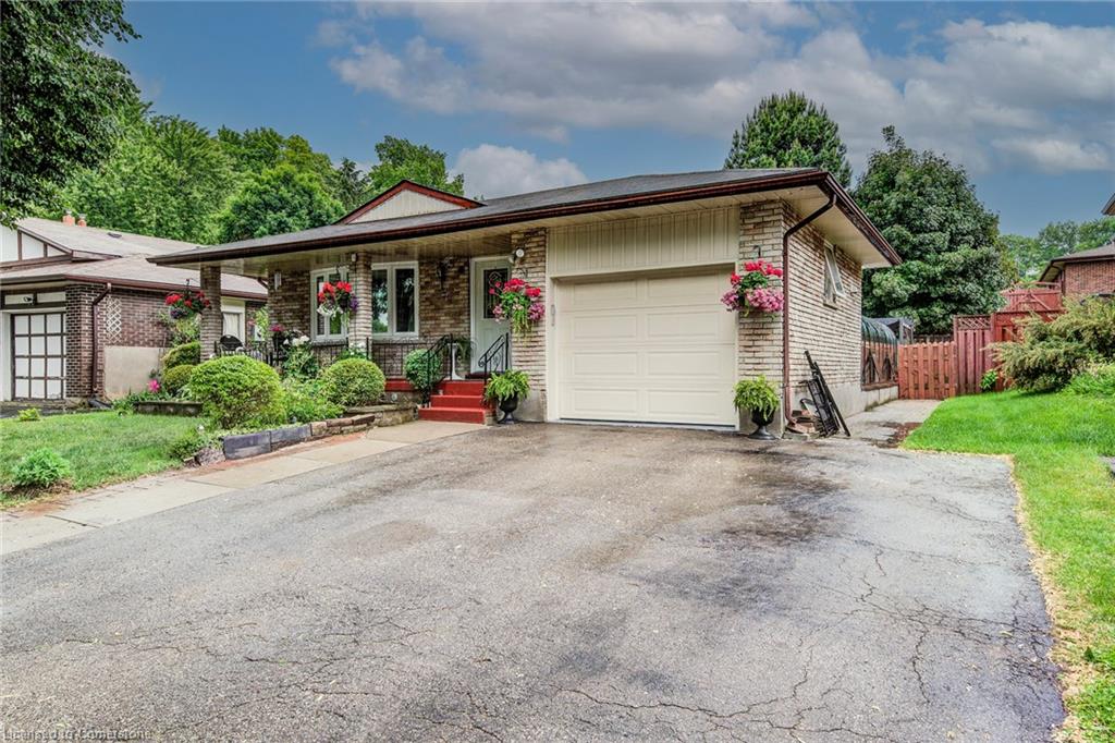 170 Martinglen Crescent Property Photo 3