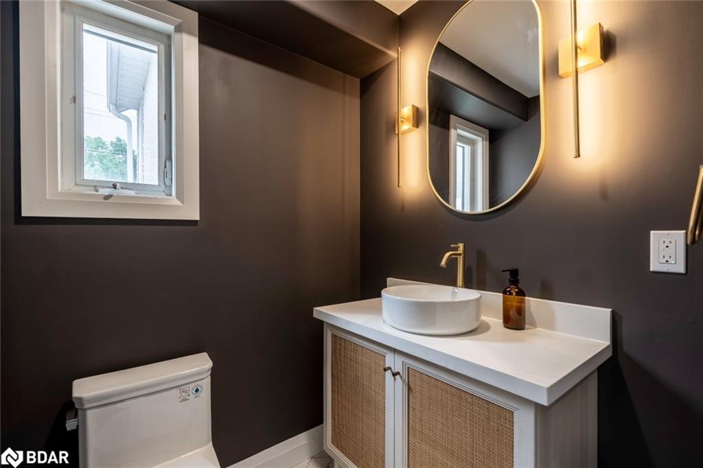 425 Codrington Street Property Photo 8