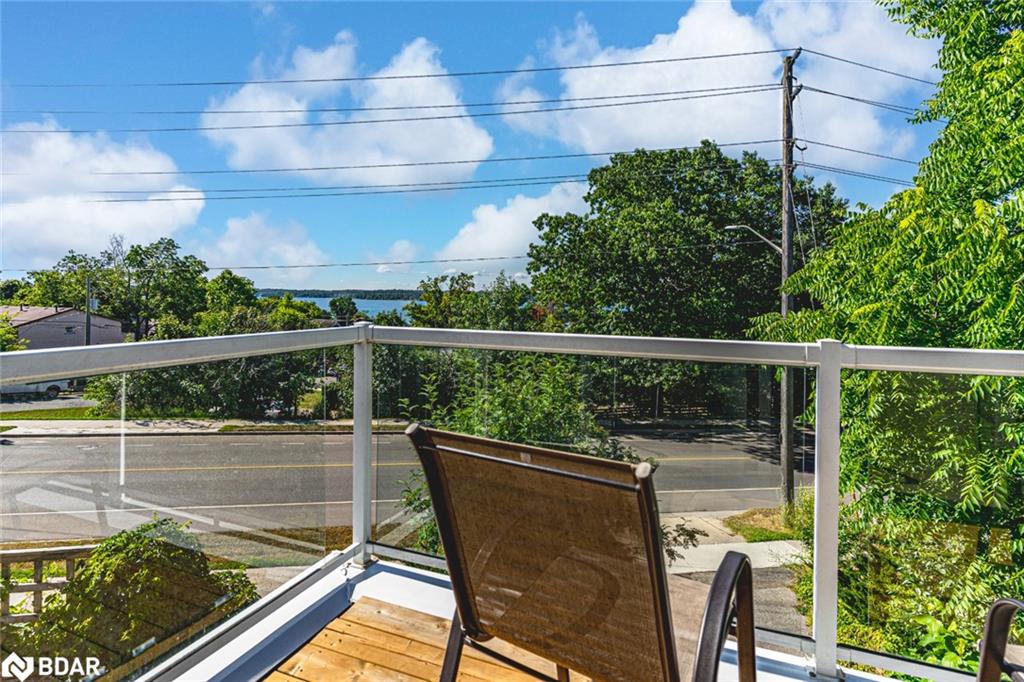 425 Codrington Street Property Photo 11