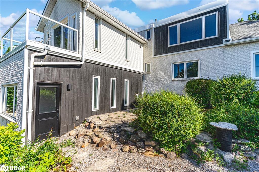 425 Codrington Street Property Photo 21