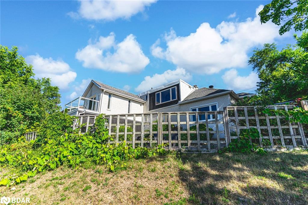 425 Codrington Street Property Photo 25