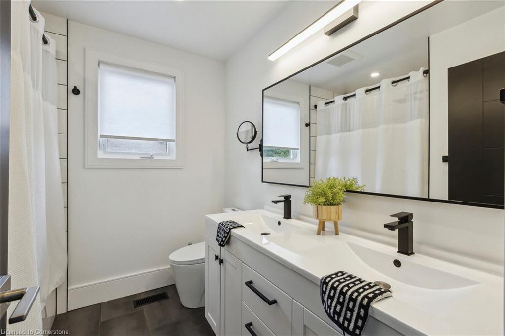 77 Imperial Road N Property Photo 16