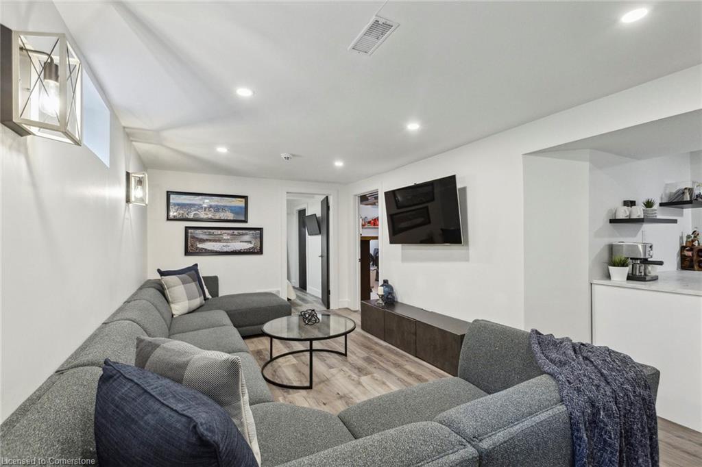 77 Imperial Road N Property Photo 22