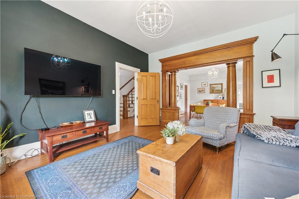88 William Street W Property Photo 7