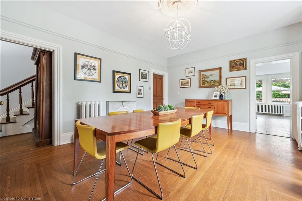88 William Street W Property Photo 8