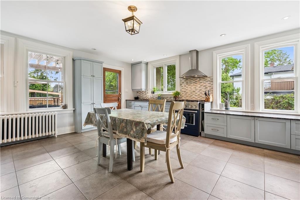 88 William Street W Property Photo 10