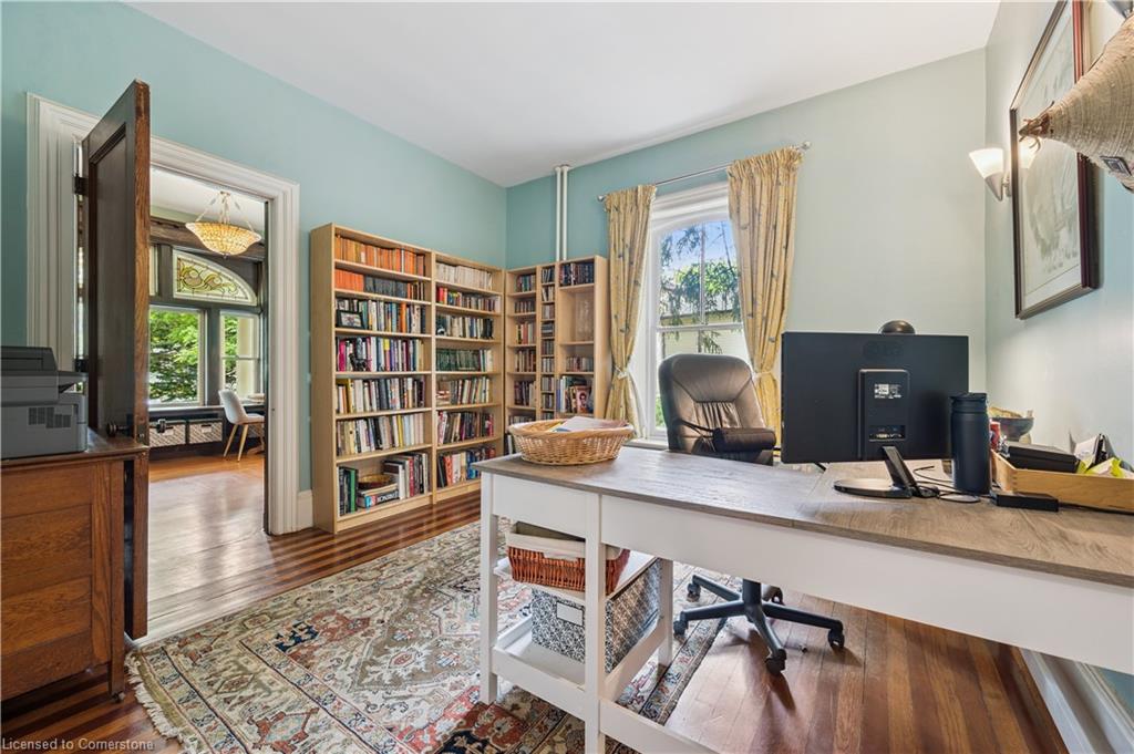 88 William Street W Property Photo 16