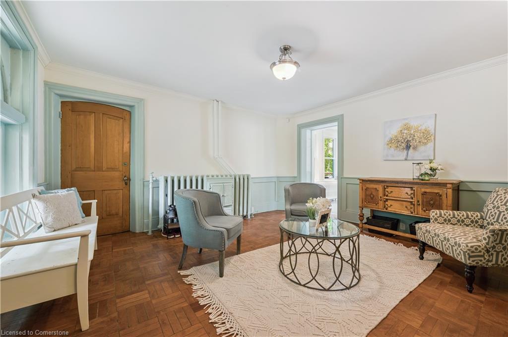 88 William Street W Property Photo 18