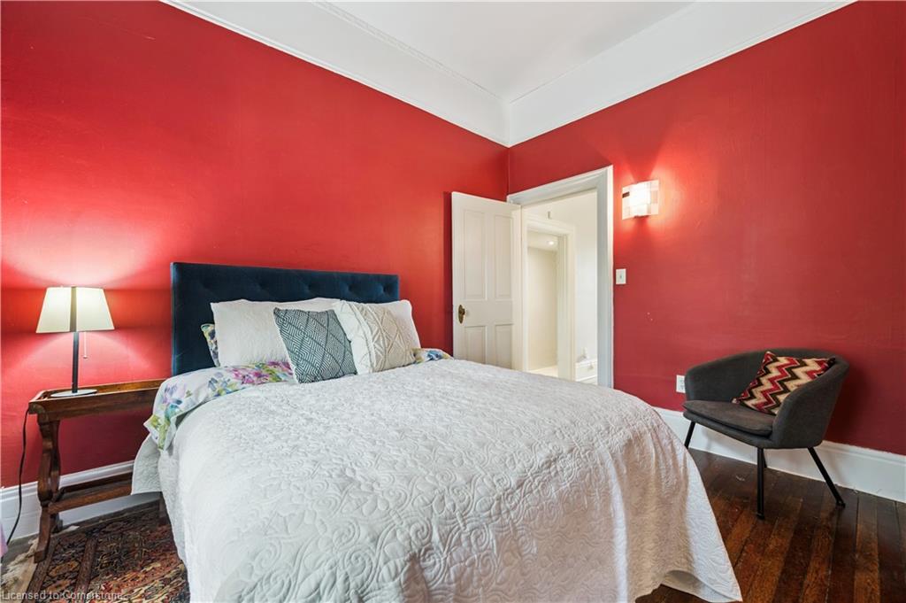88 William Street W Property Photo 25