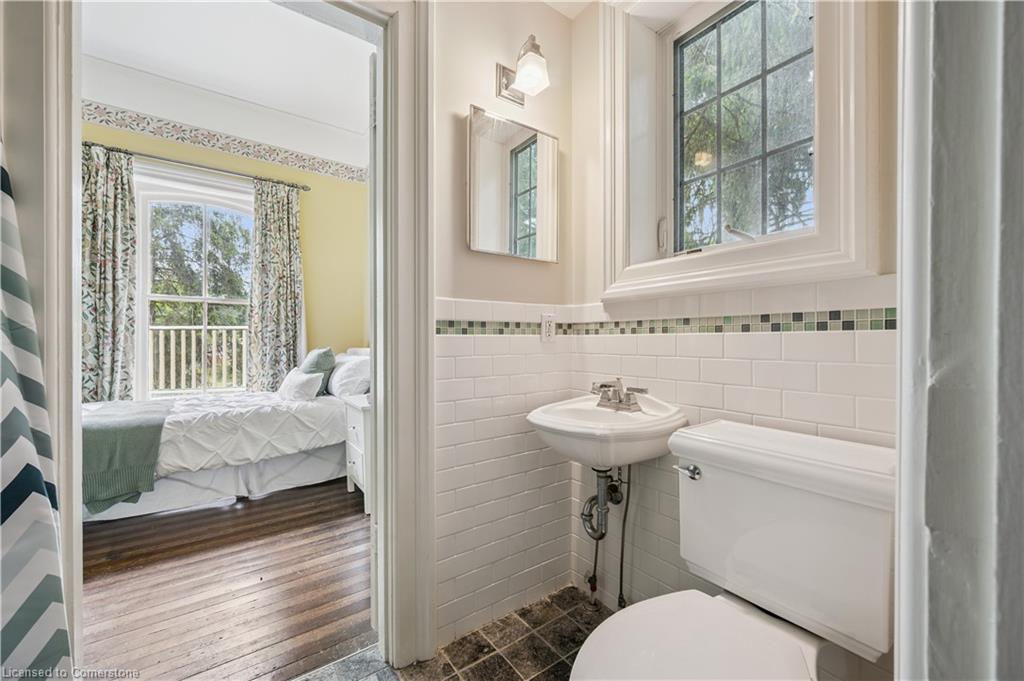 88 William Street W Property Photo 26