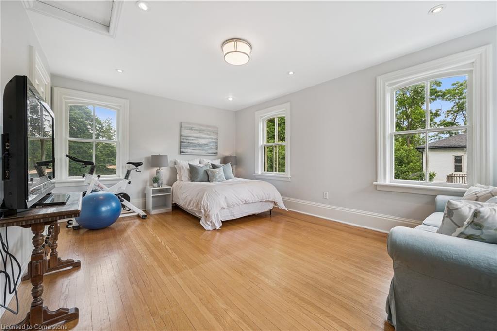 88 William Street W Property Photo 29