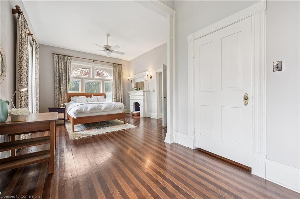 88 William Street W Property Photo 33