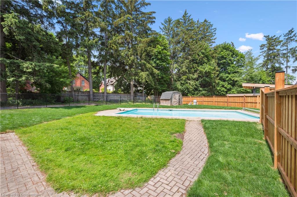 88 William Street W Property Photo 41