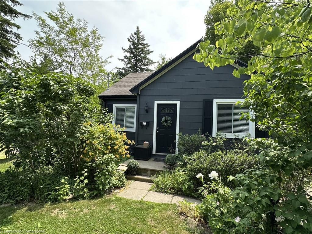 78 Queensway Drive E Property Photo 1
