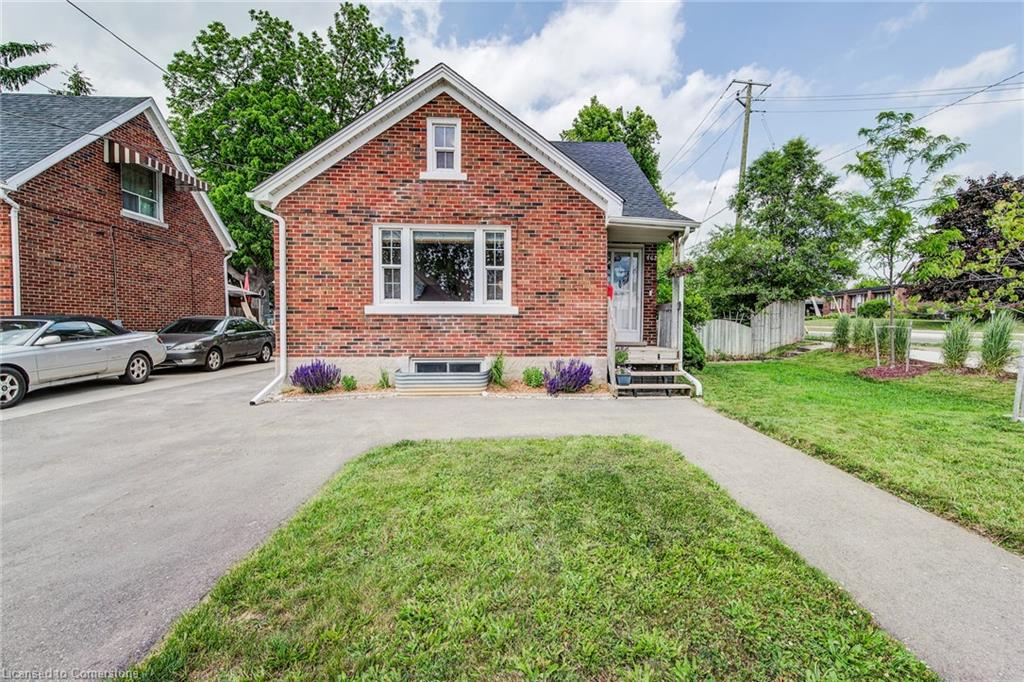 462 Stirling Avenue S Property Photo
