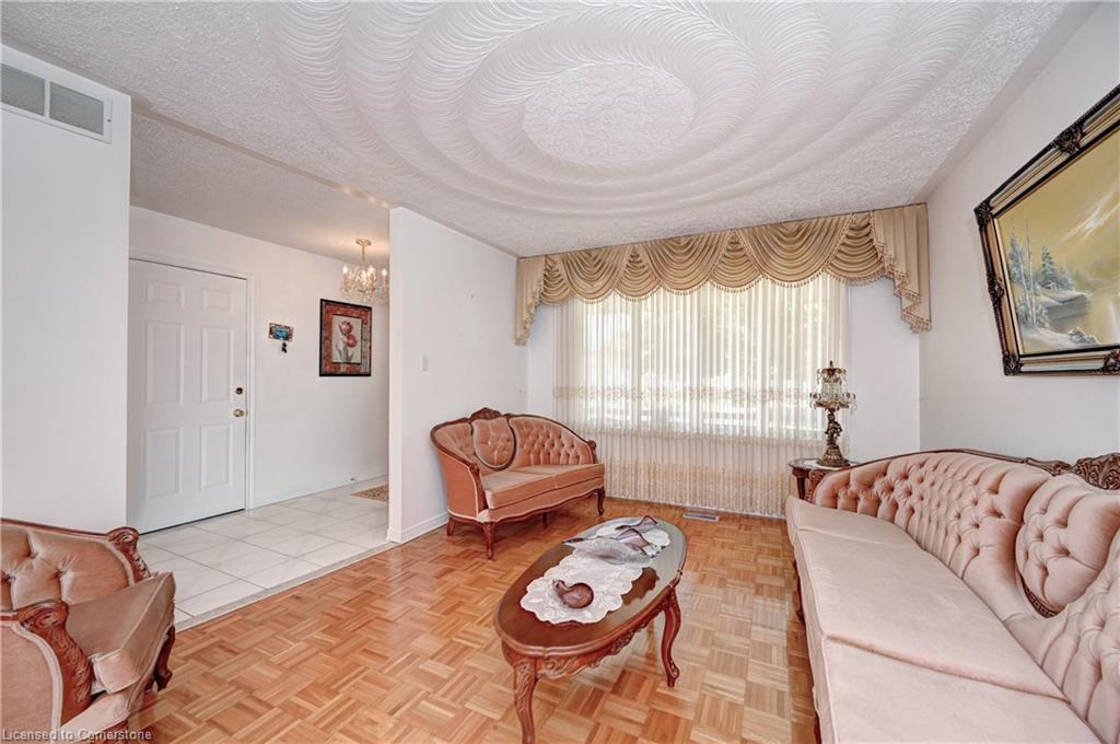 7 Quaiser Street Property Photo 6