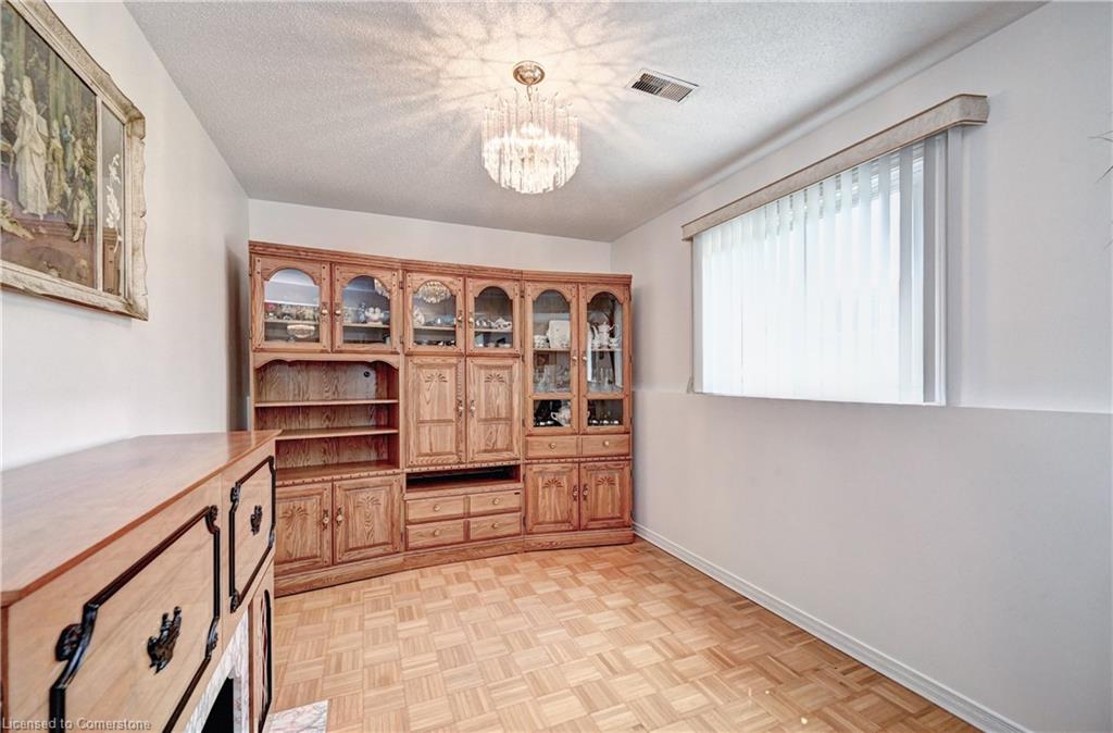 7 Quaiser Street Property Photo 22