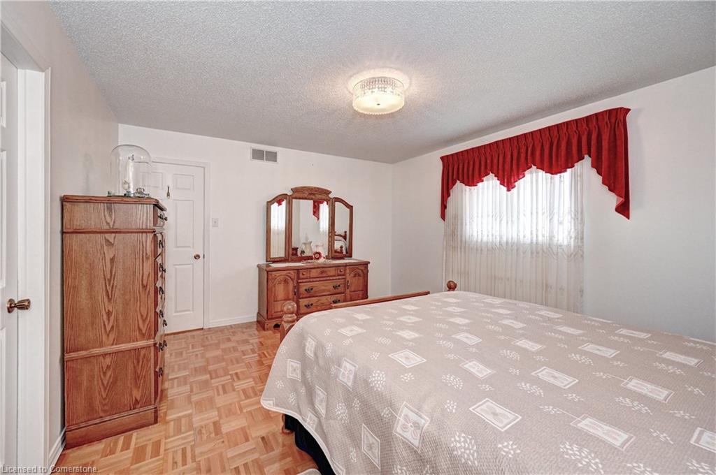 7 Quaiser Street Property Photo 28