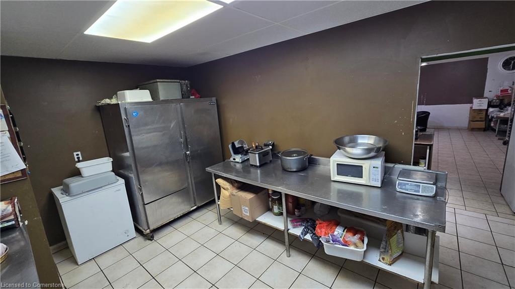 610 Upper James Street Property Photo 15