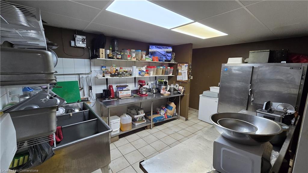 610 Upper James Street Property Photo 16