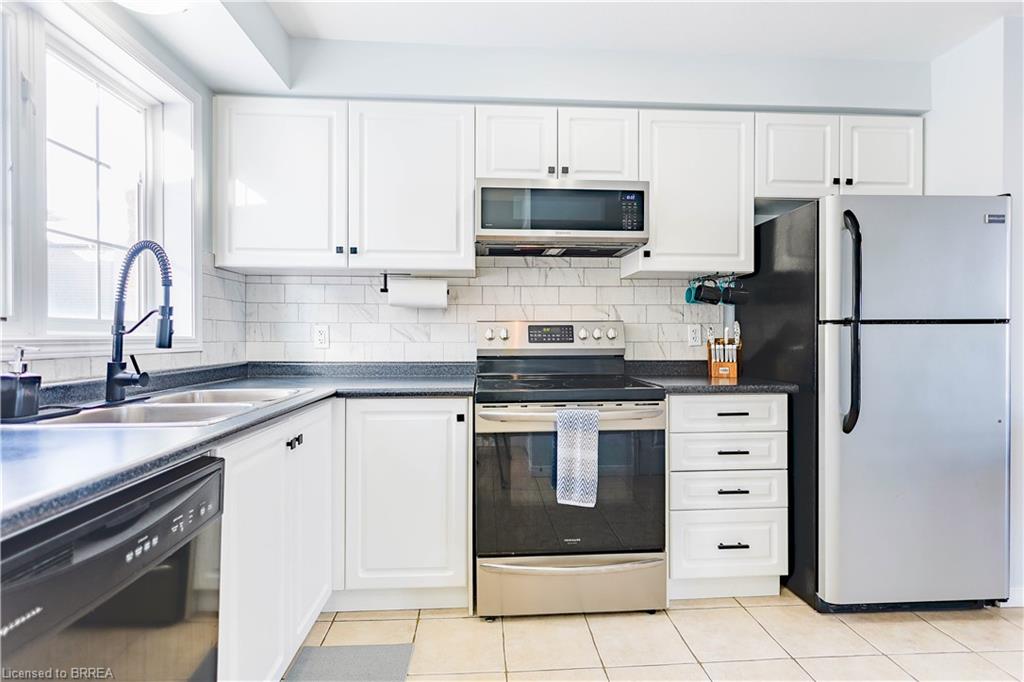3-1328 Upper Sherman Avenue Property Photo 6