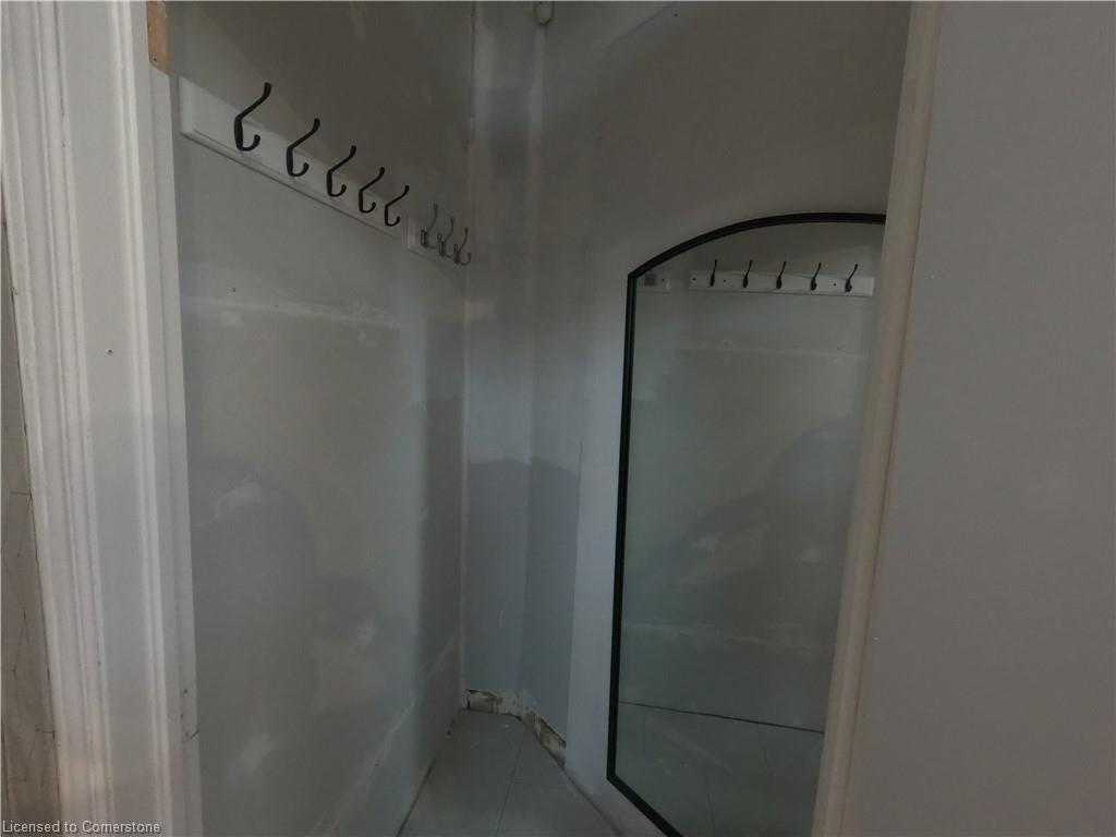 3-769 Southdale Road E Property Photo 14