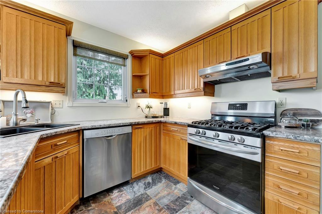 920 Walton Avenue N Property Photo 11