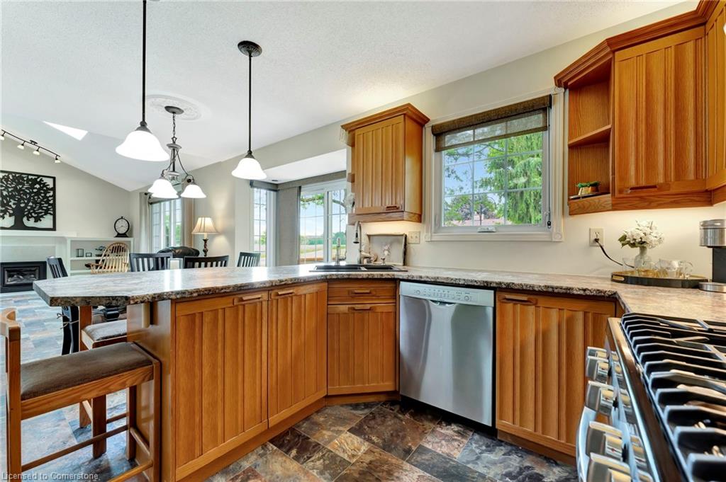 920 Walton Avenue N Property Photo 12