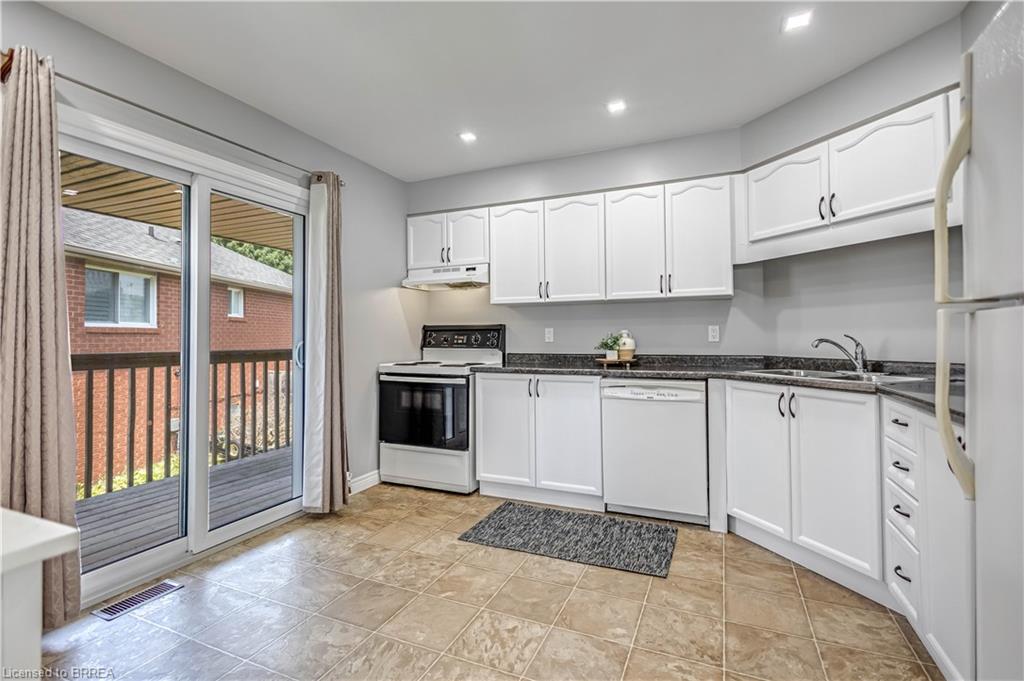 28 Strong Court Property Photo 9