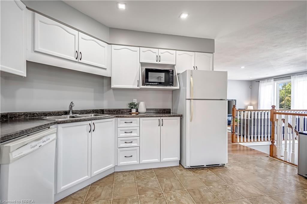 28 Strong Court Property Photo 10