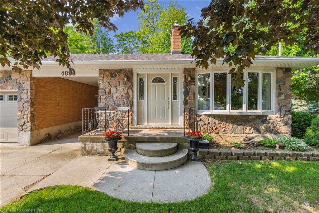 4898 King St Street Property Photo 1