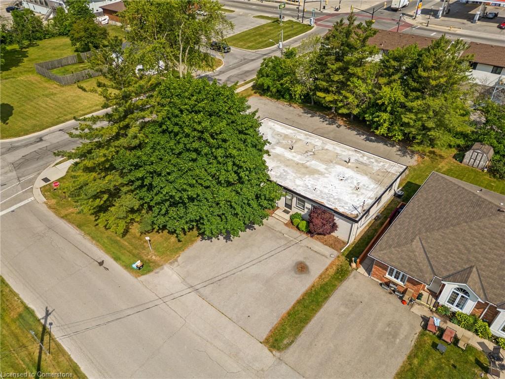 6 Munsee St S Property Photo 6