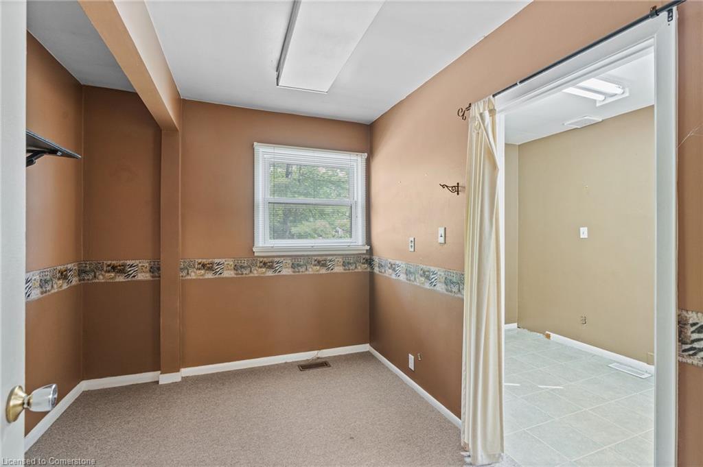 6 Munsee St S Property Photo 41