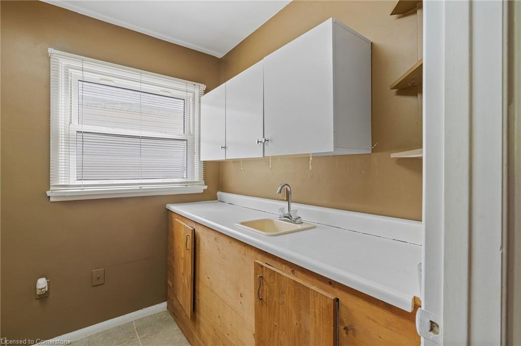 6 Munsee St S Property Photo 42